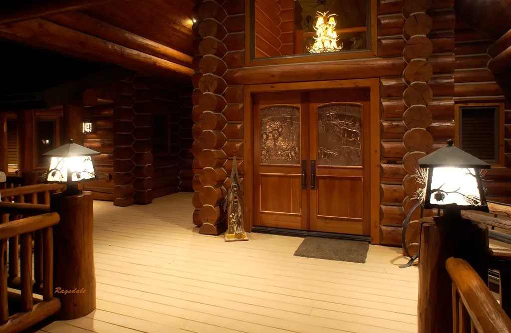 Log home