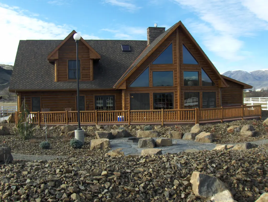 Log home