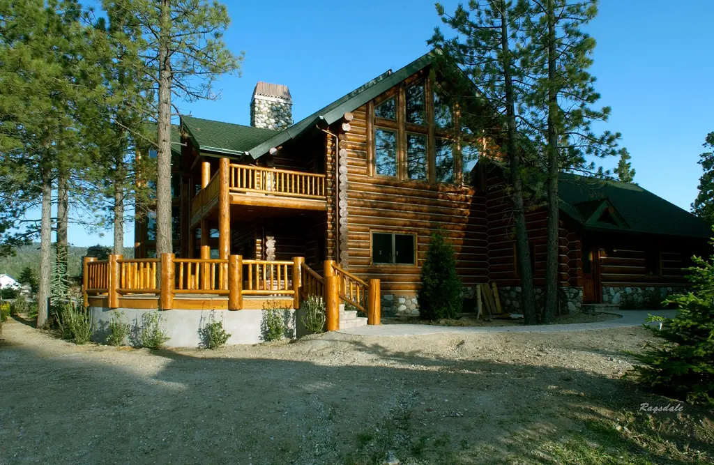 Log home
