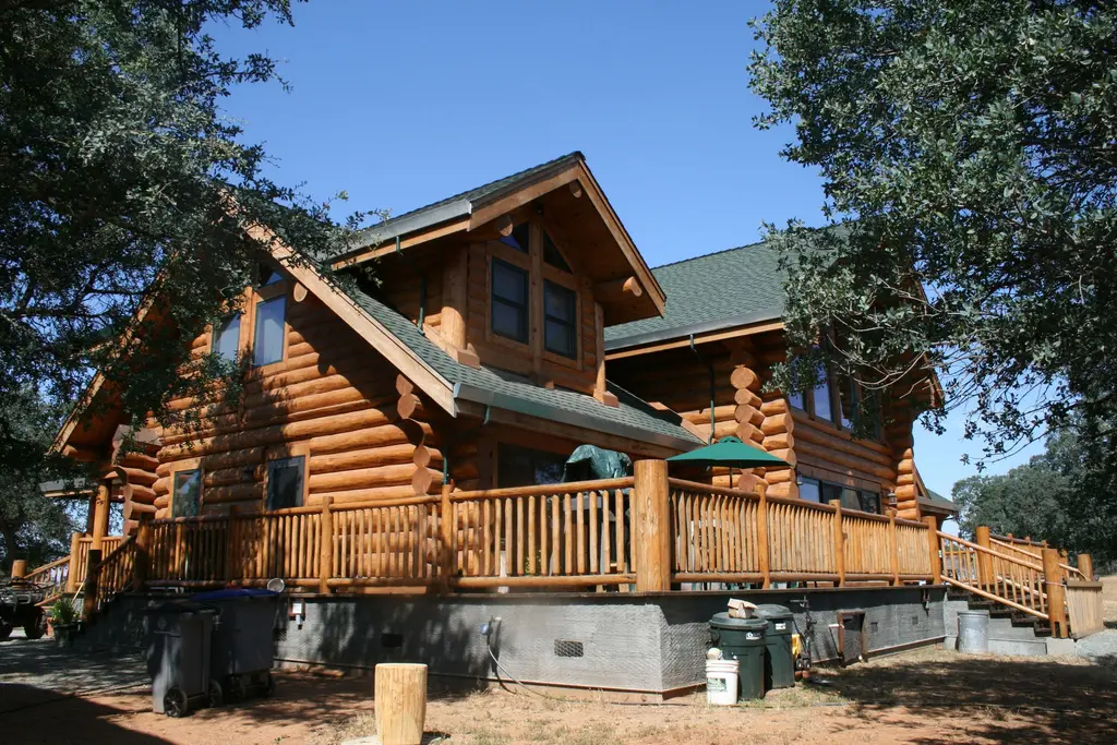 Log home