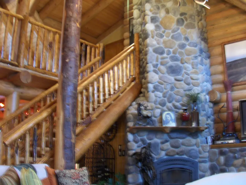 Log home