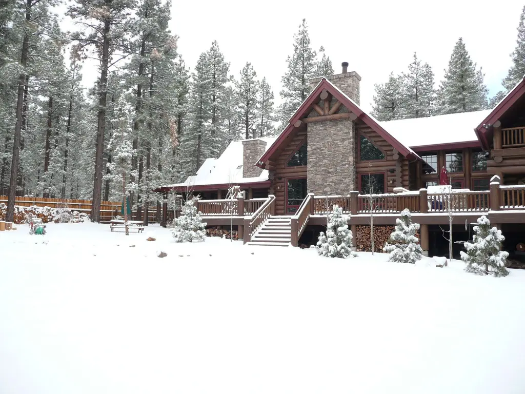 Log home