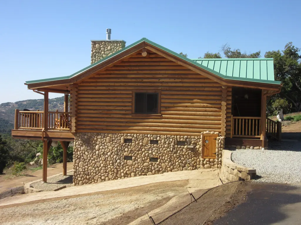Log home