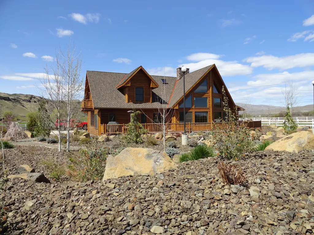 Log home