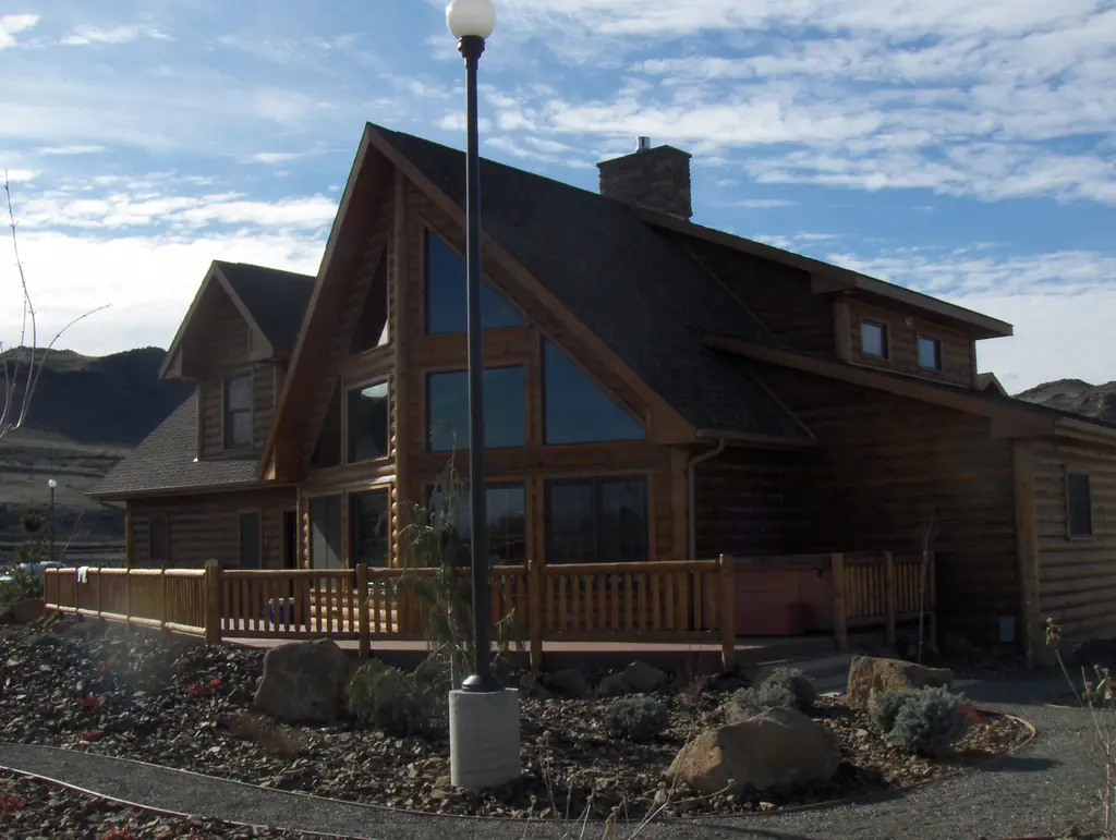 Log home