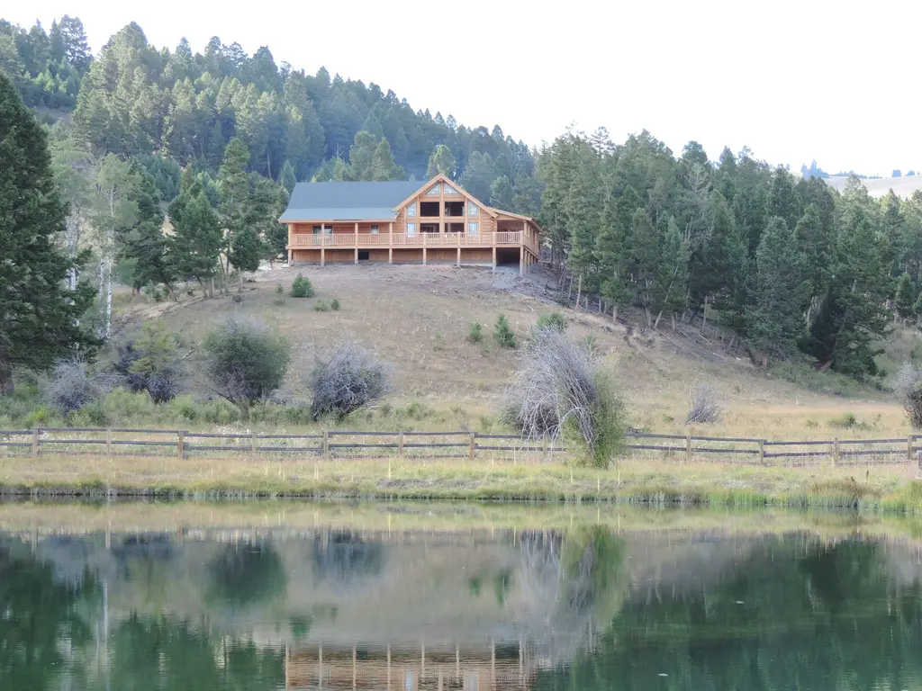 Log home