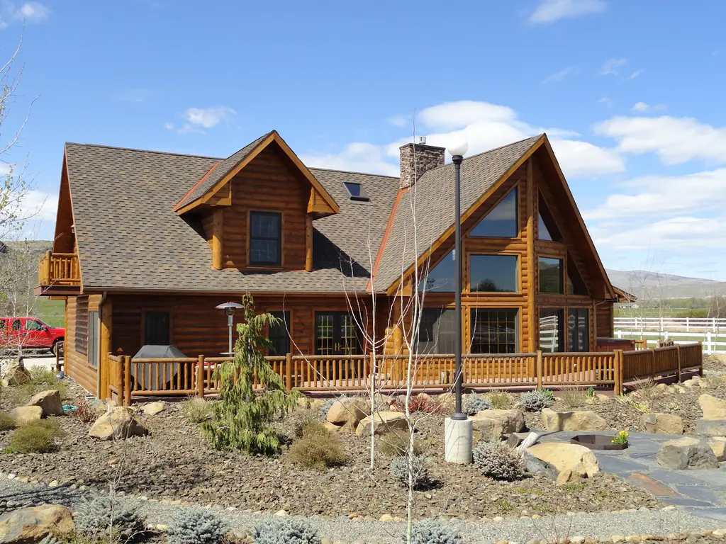 Log home