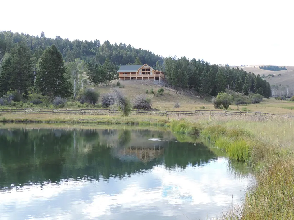 Log home