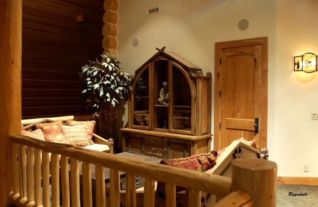 Log home