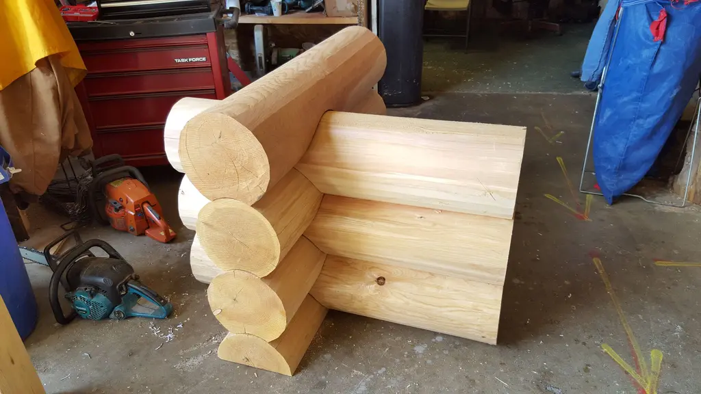 Log home