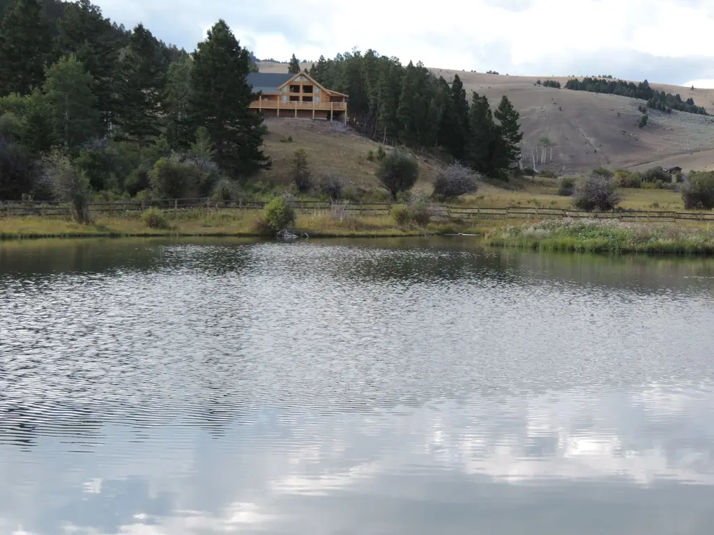 Log home