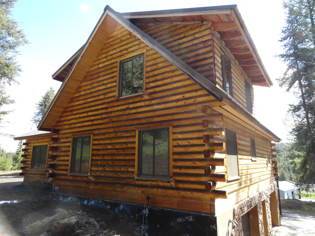 Log home