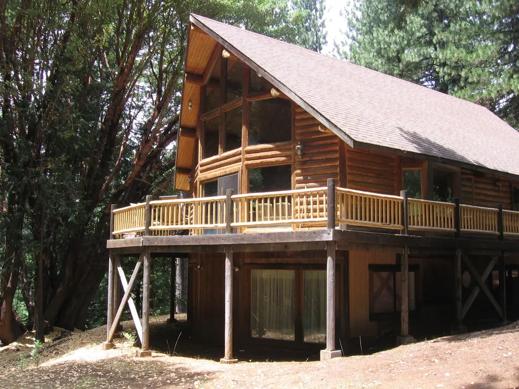 Log home