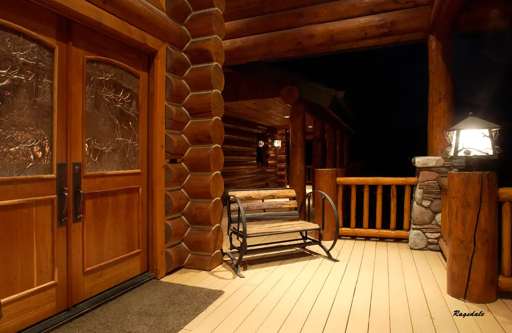 Log home