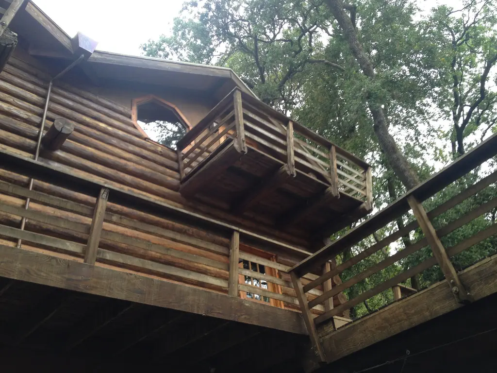 Log home