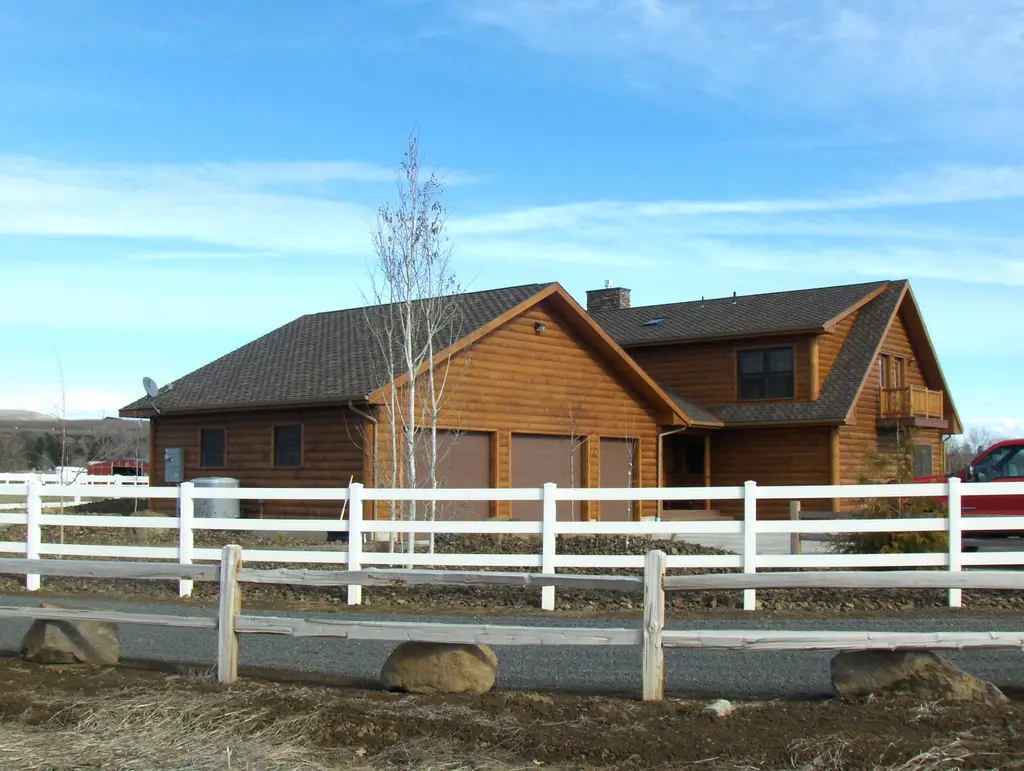 Log home