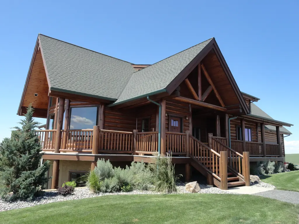 Log home