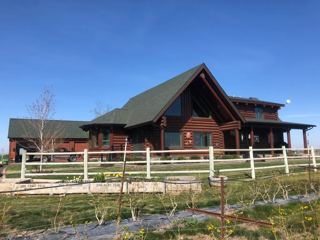 Log home
