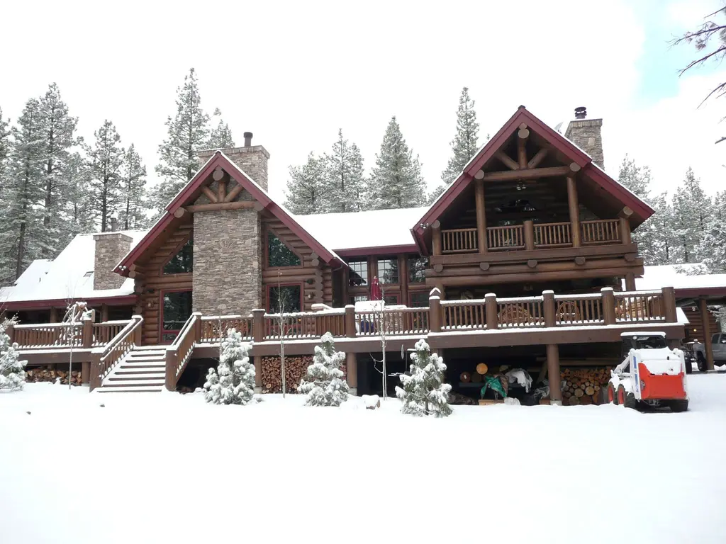 Log home