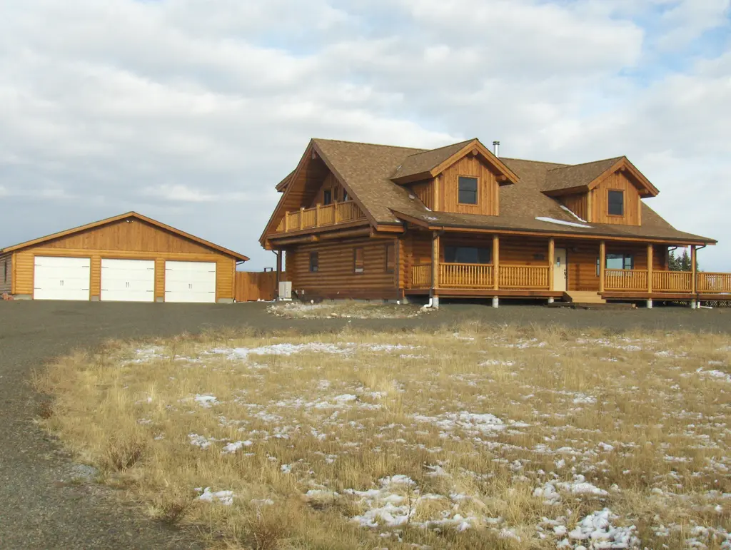 Log home