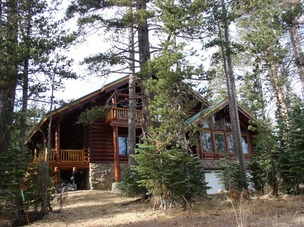 Log home