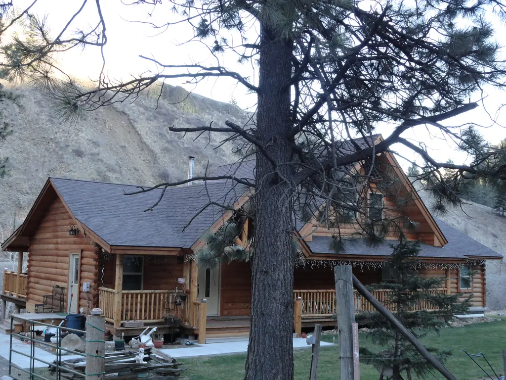 Log home
