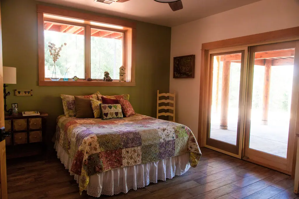 Log home