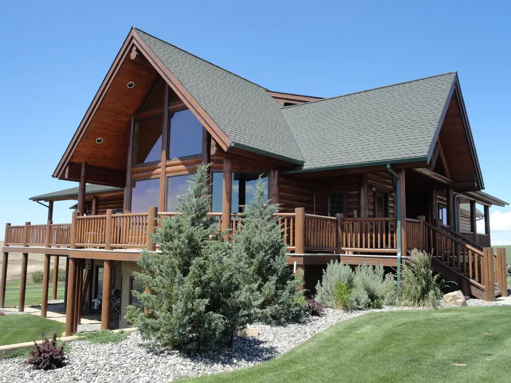 Log home