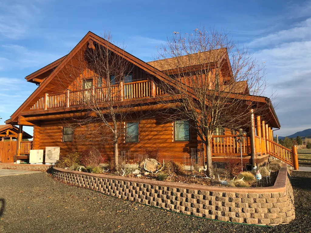 Log home