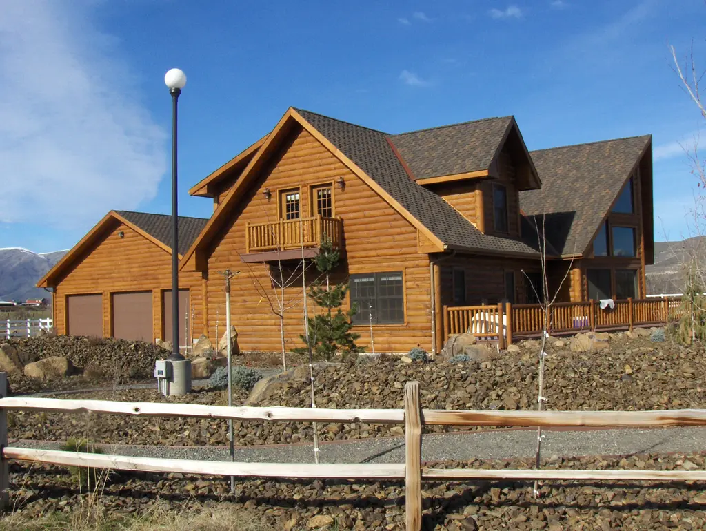 Log home