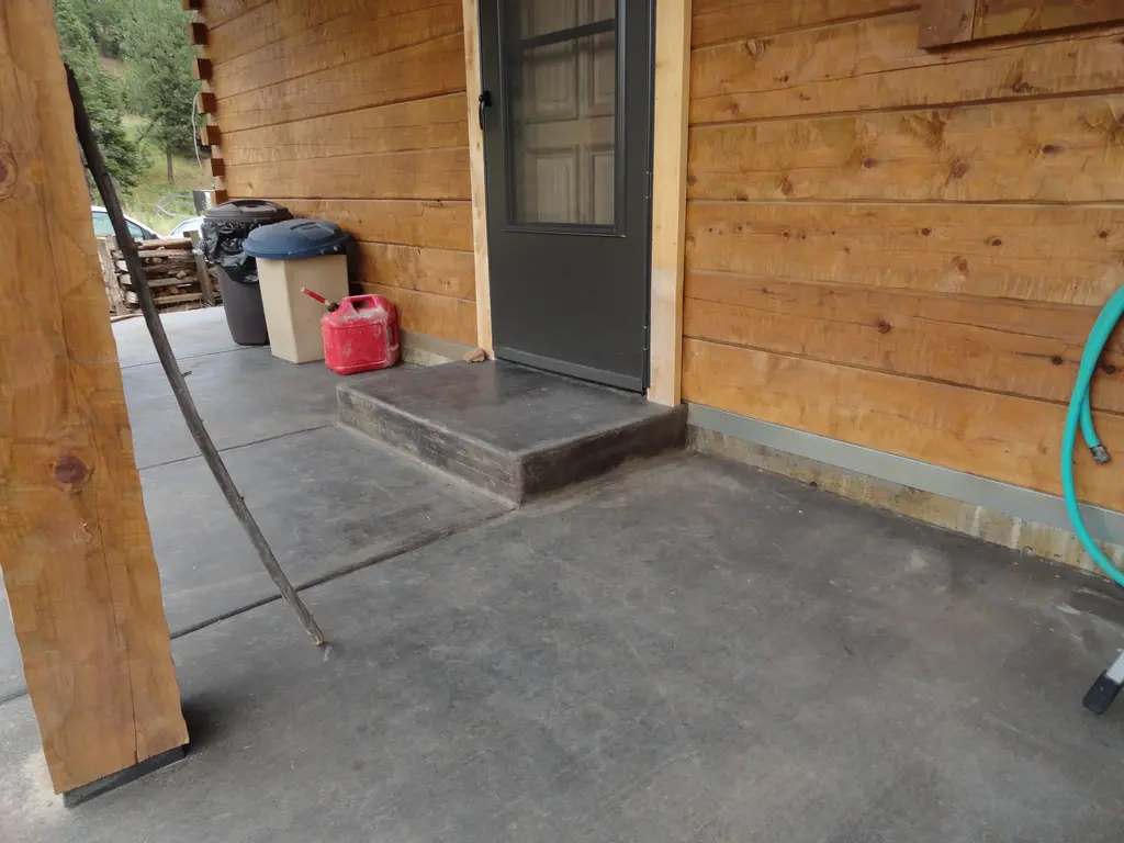 Log home