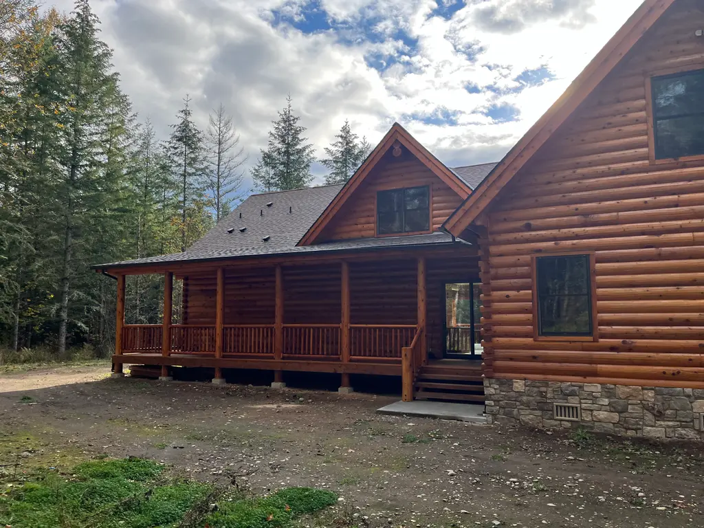 Log home