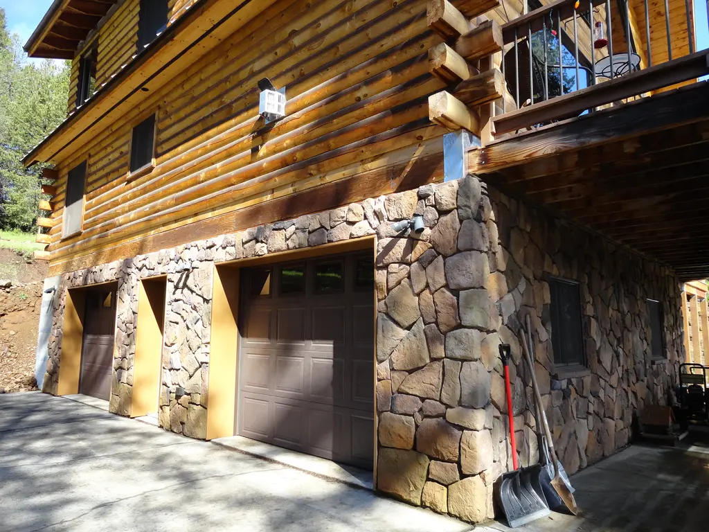 Log home