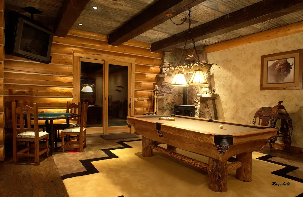 Log home