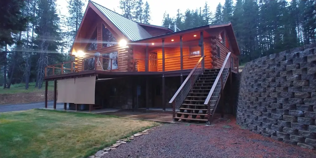 Log home