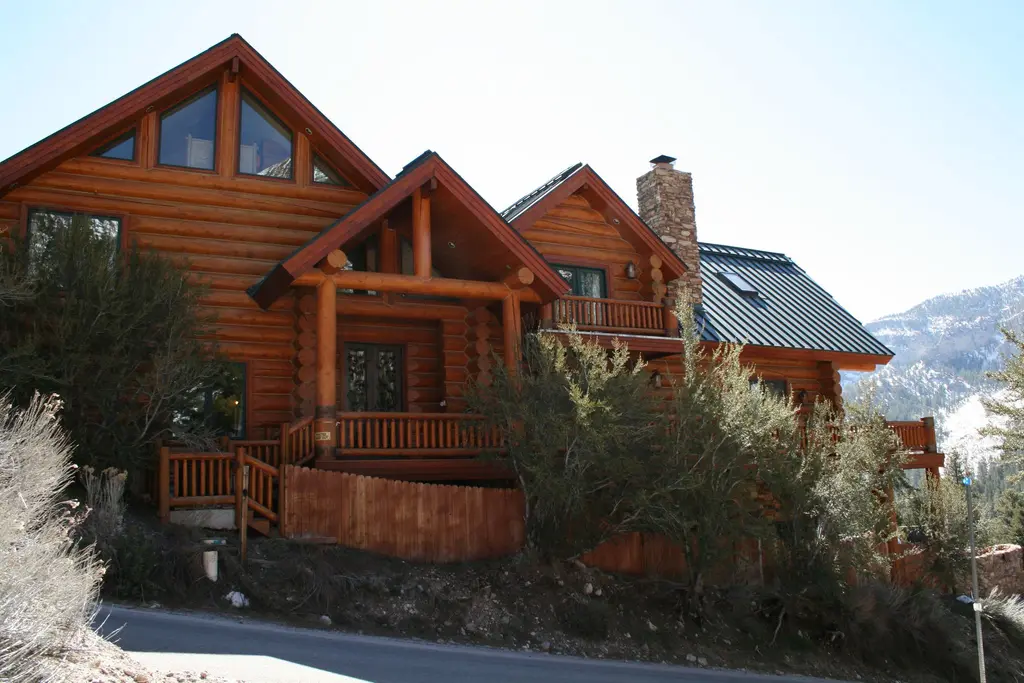Log home