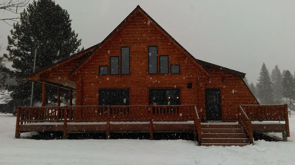Log home