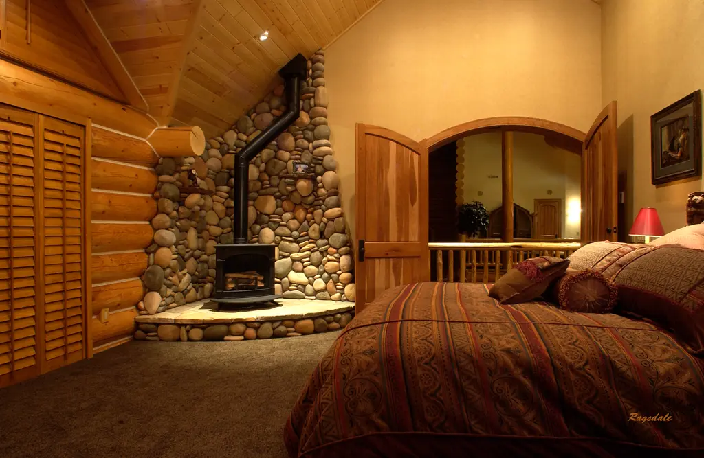 Log home