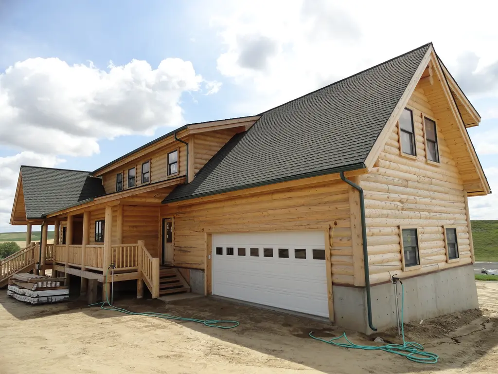 Log home