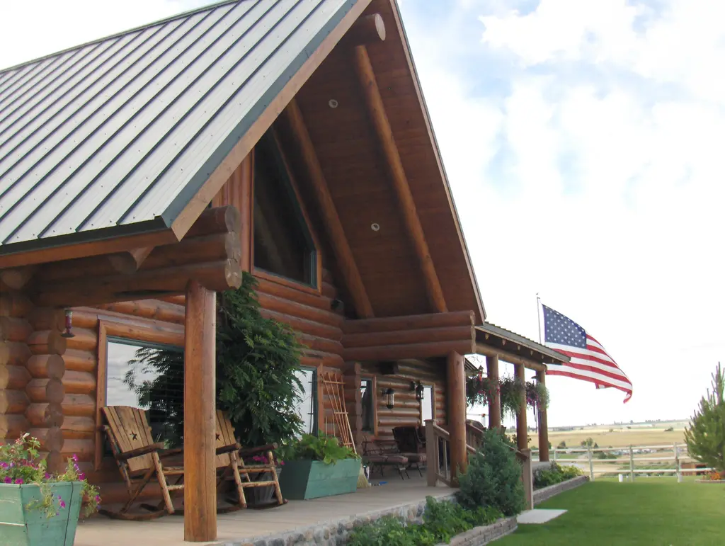 Log home