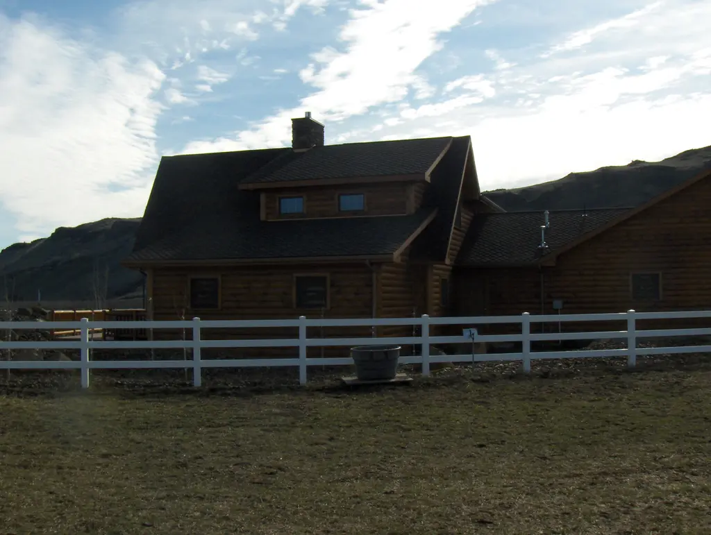 Log home
