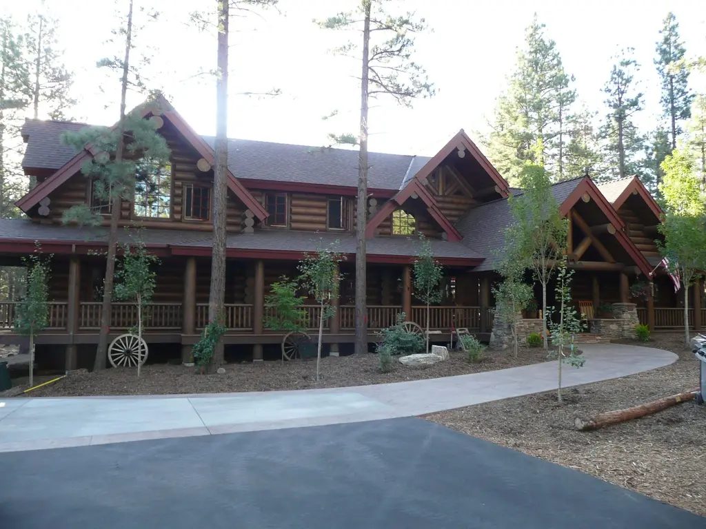 Log home