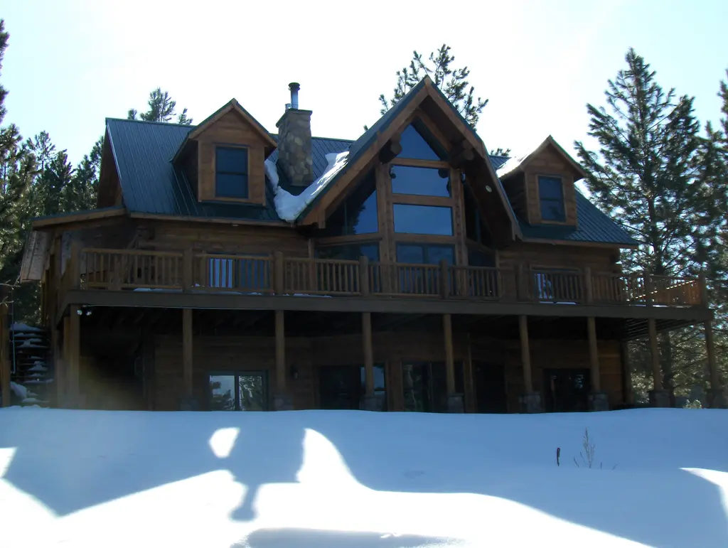Log home