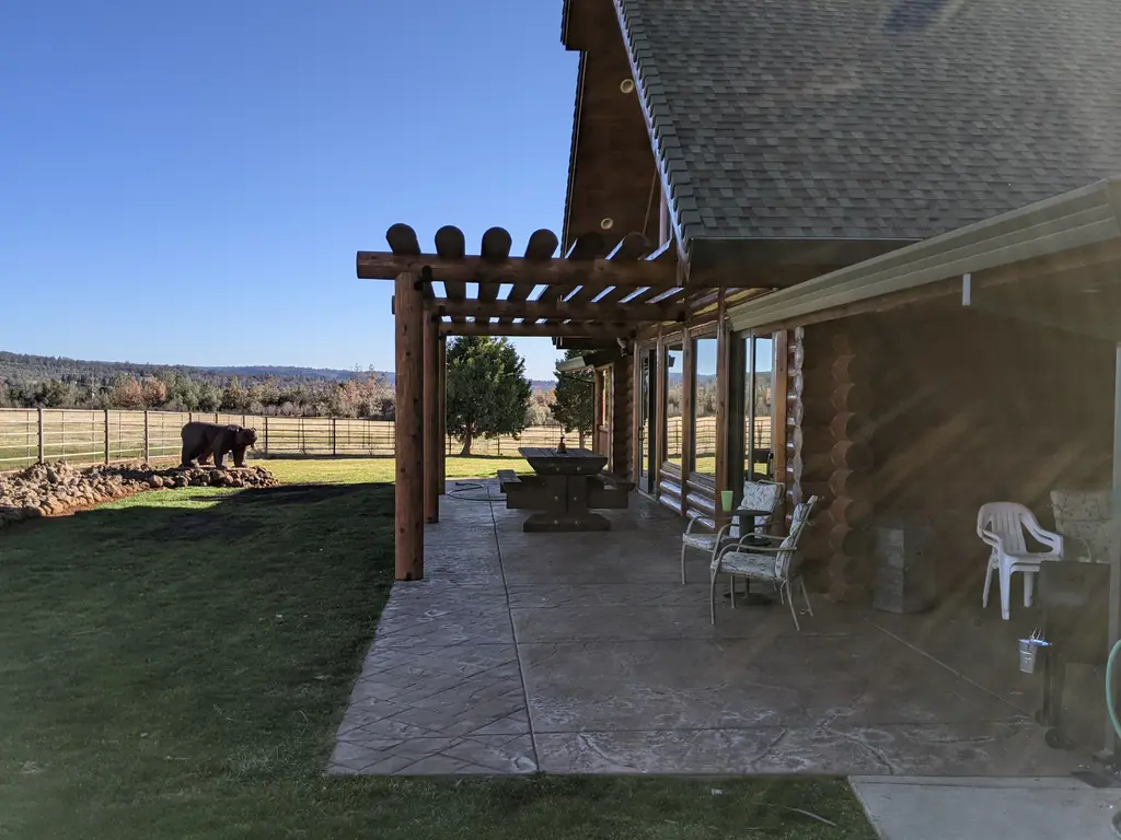 Log home