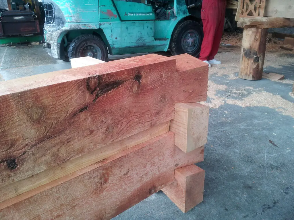 Log home