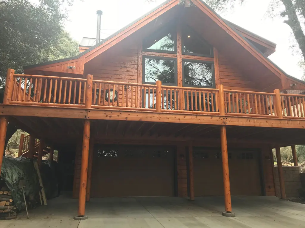 Log home