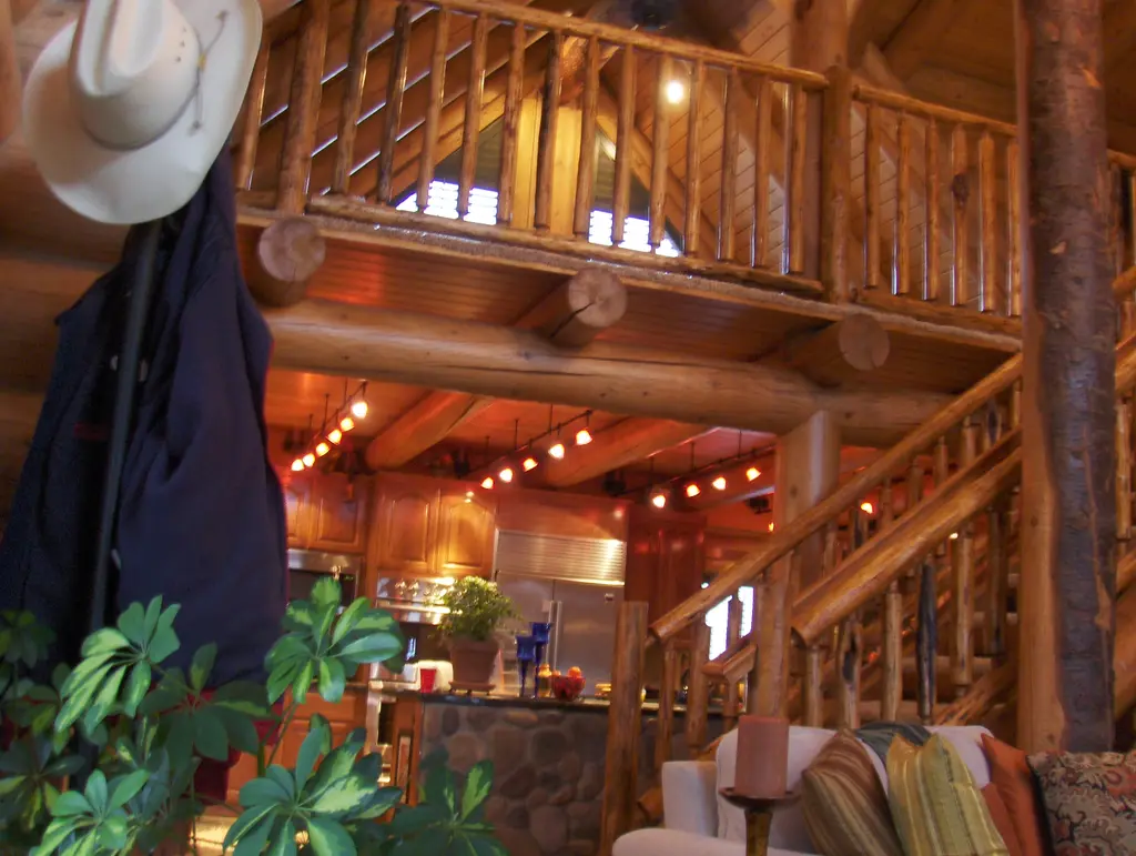 Log home