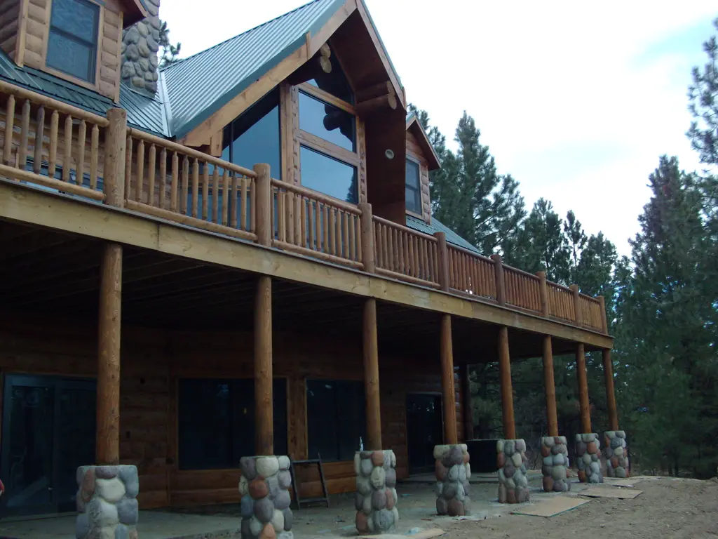 Log home