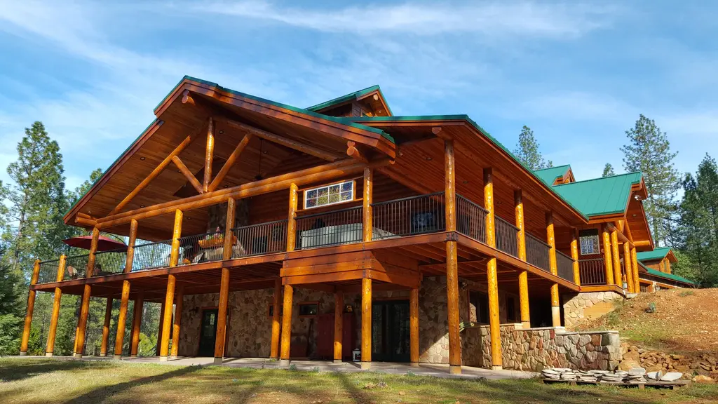 Log home