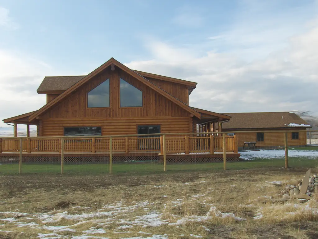 Log home